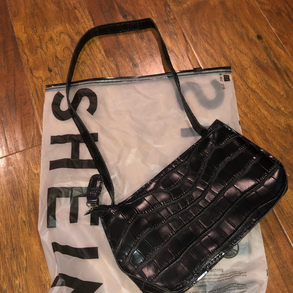Small black croc purse - Picture 1 of 2